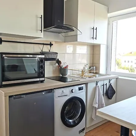 Charming Escape Apartment *